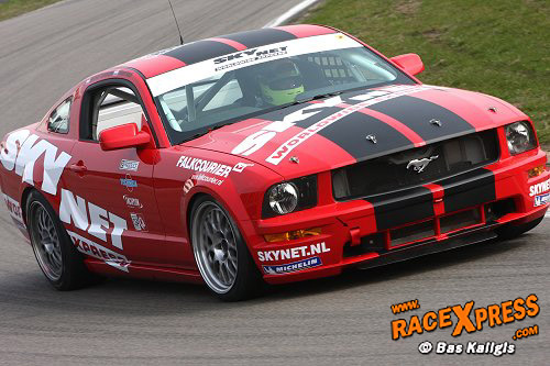 Allard Kalff in de SkyNet Mustang
